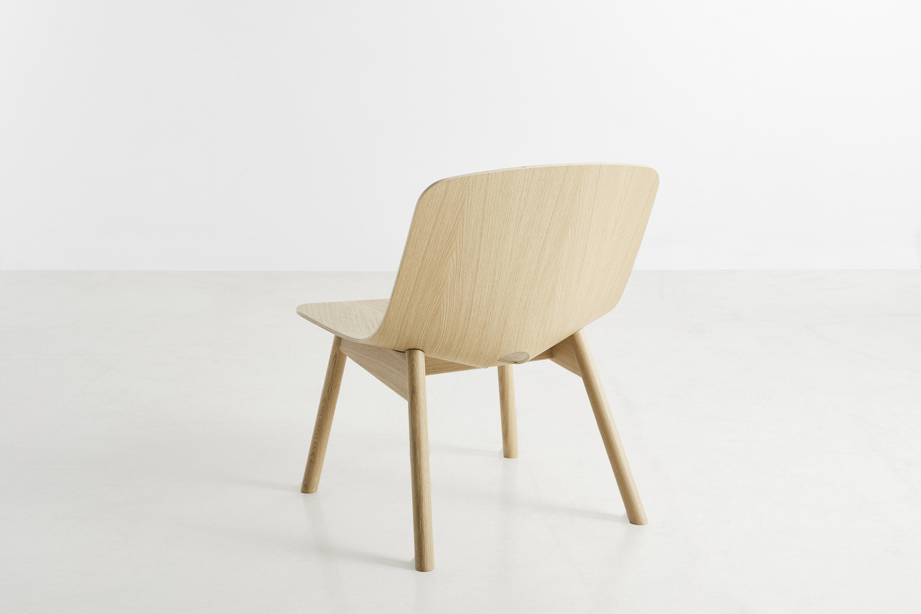 100701_mono_lounge_chair_oak_2